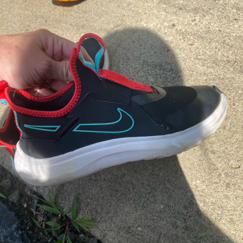 Nike youth 2.5